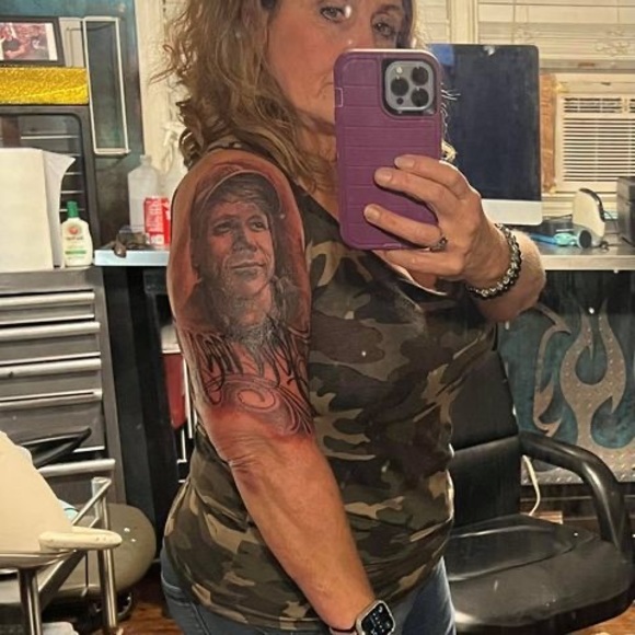 Meet your Posher, Denise - Picture 1 of 1